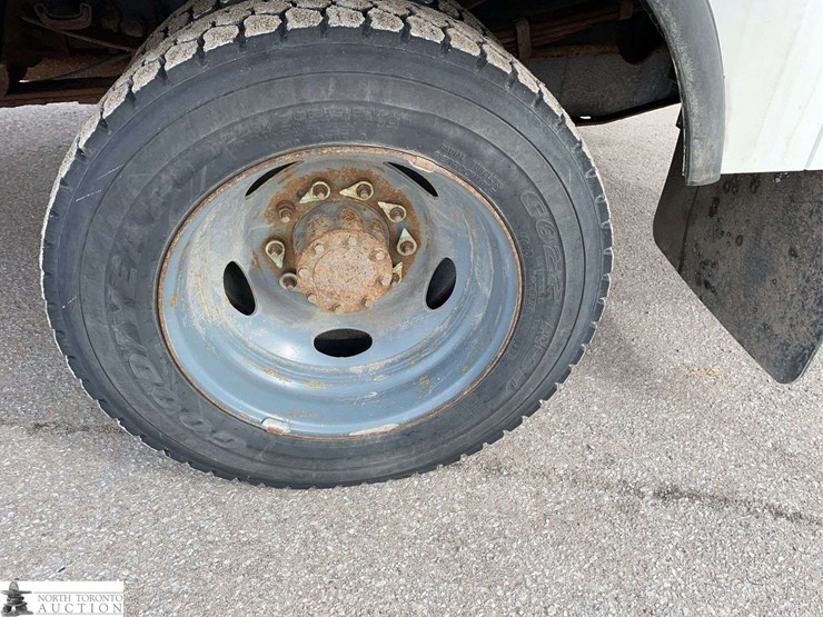 2009-ford-f450-image-23