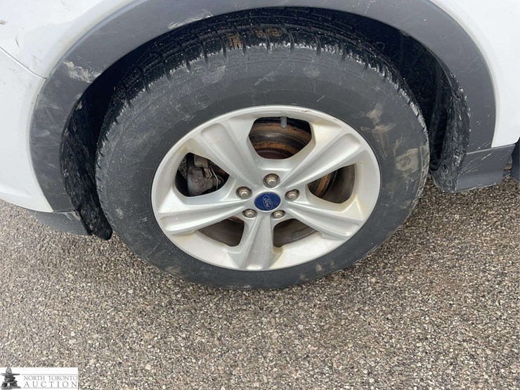 2016-ford-escape-image-24