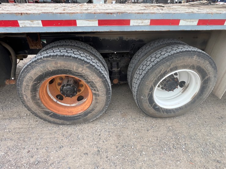 2007-sterling-lt7500-image-10