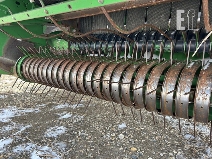 2001-john-deere-567-image-14