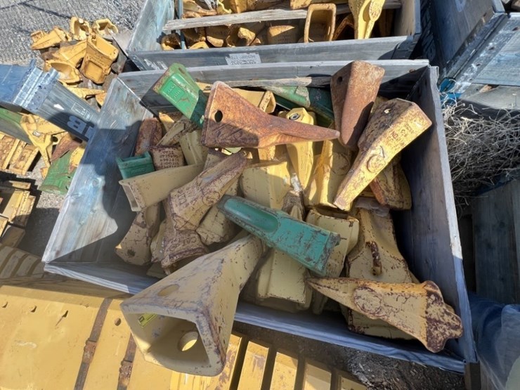 caterpillar-&-esco-dig-bucket-teeth-image-7