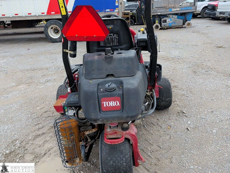 2013-toro-groundsmaster-3320-image-10