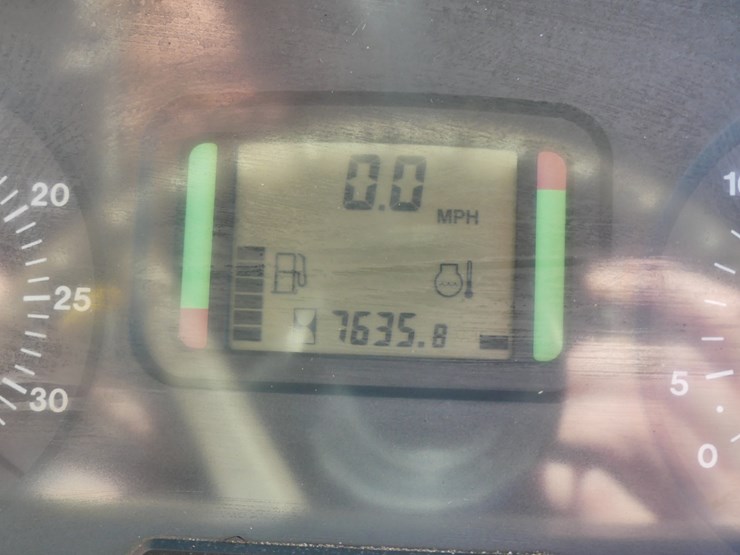 2011-john-deere-7330-image-13