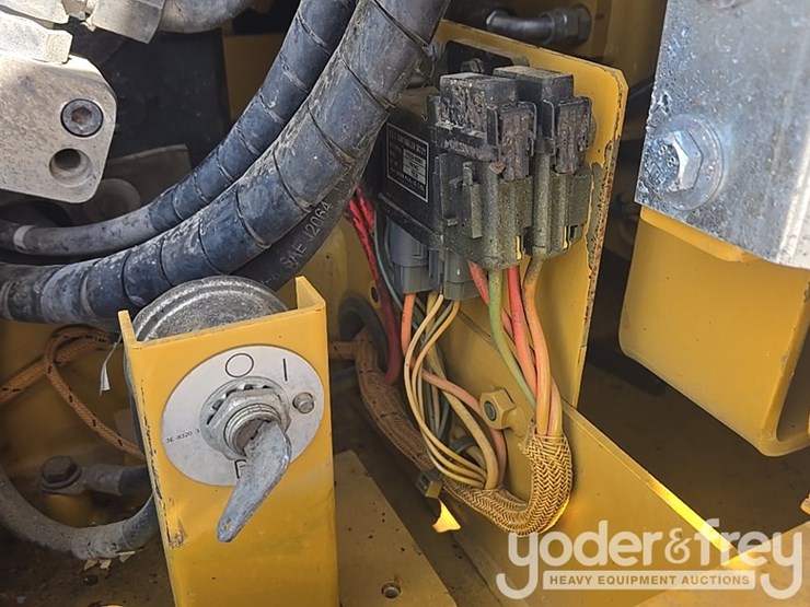 2018-caterpillar-305.5-image-70