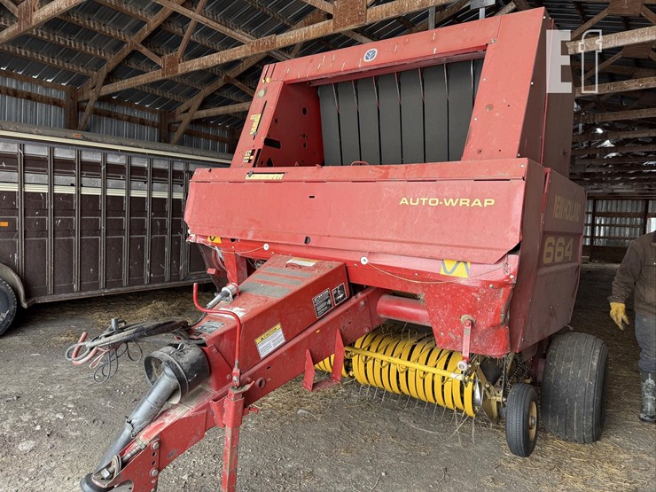 new-holland-664-image-2