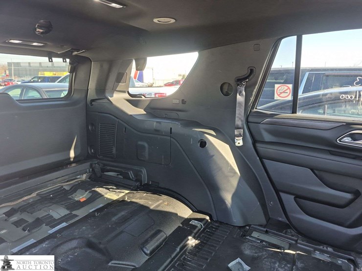 2023-chevrolet-tahoe-image-24