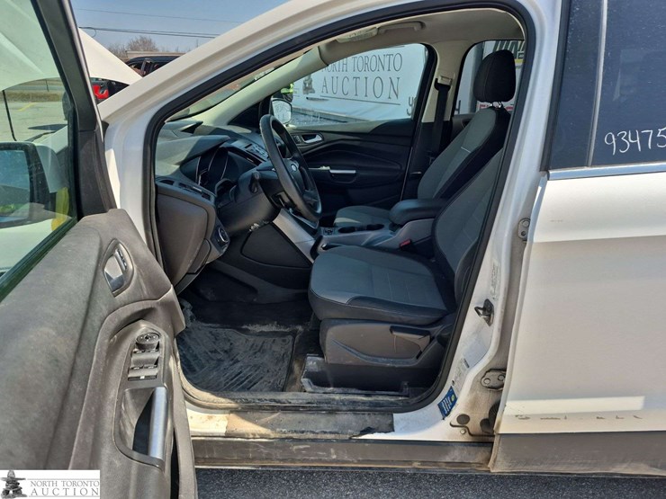 2013-ford-escape-image-11