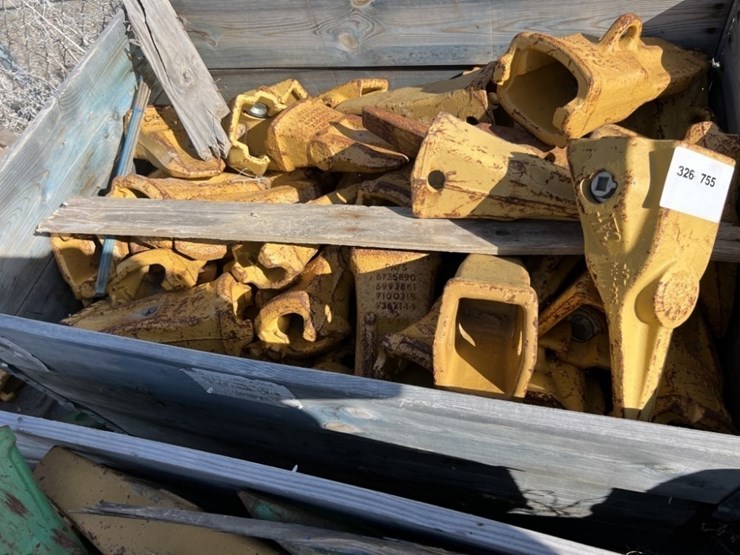 caterpillar-dig-bucket-teeth-image-2