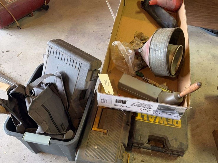 funnel-assortment-and-tool-box-lot-image-1