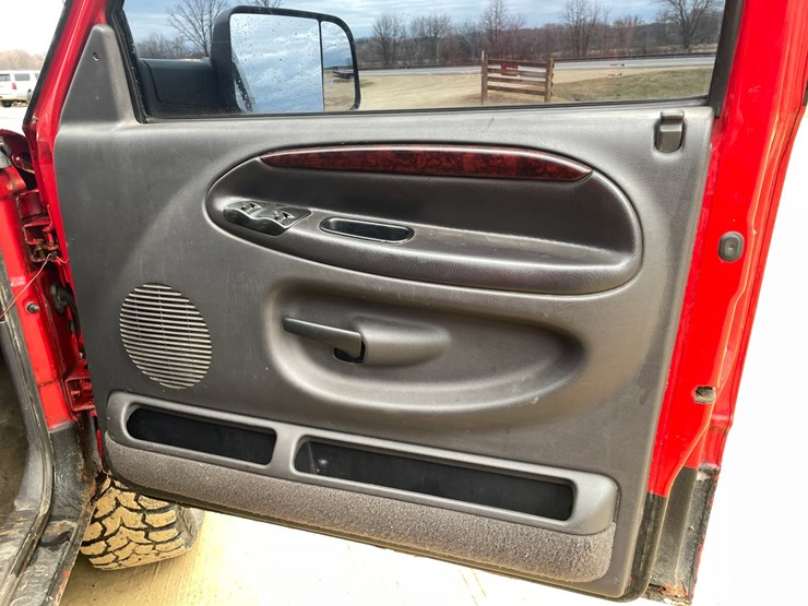 2001-dodge-ram-2500-image-47