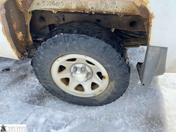 2017-chevrolet-silverado-1500-image-21