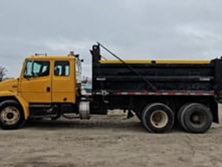 2004-freightliner-fl80-image-5