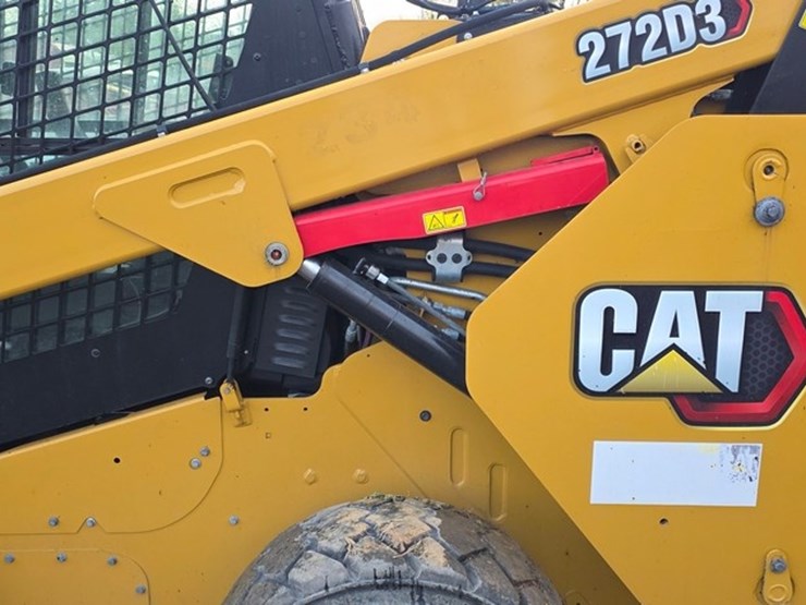 2022-caterpillar-272d3-image-24