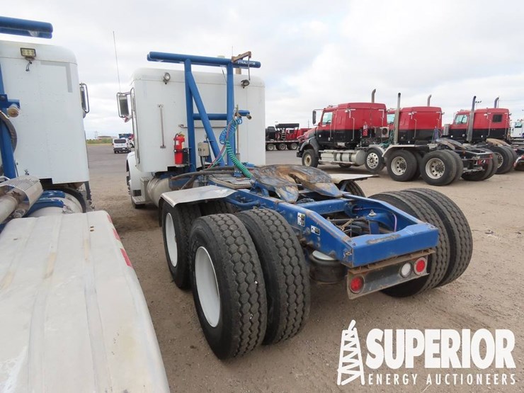 2015-peterbilt-365-image-4