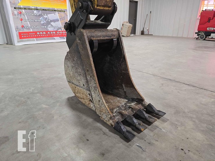 2022-caterpillar-307.5-image-10