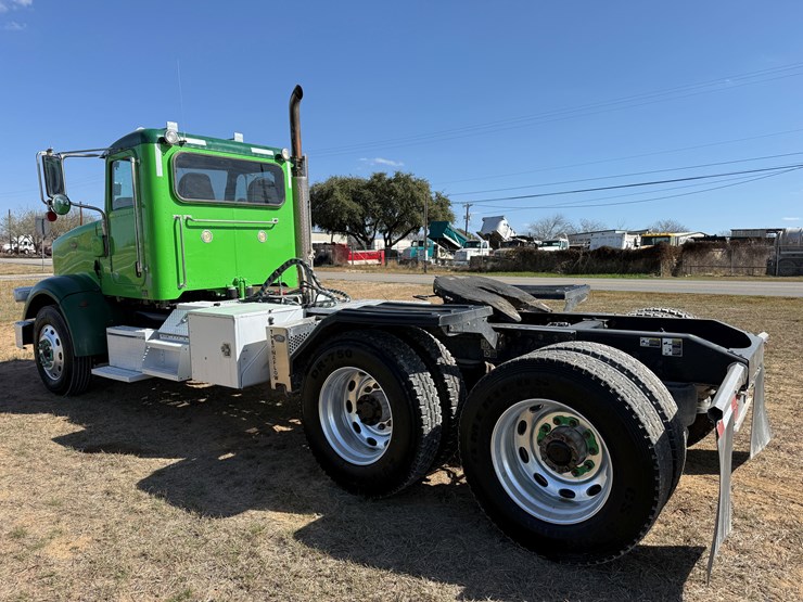 2020-peterbilt-367-image-7