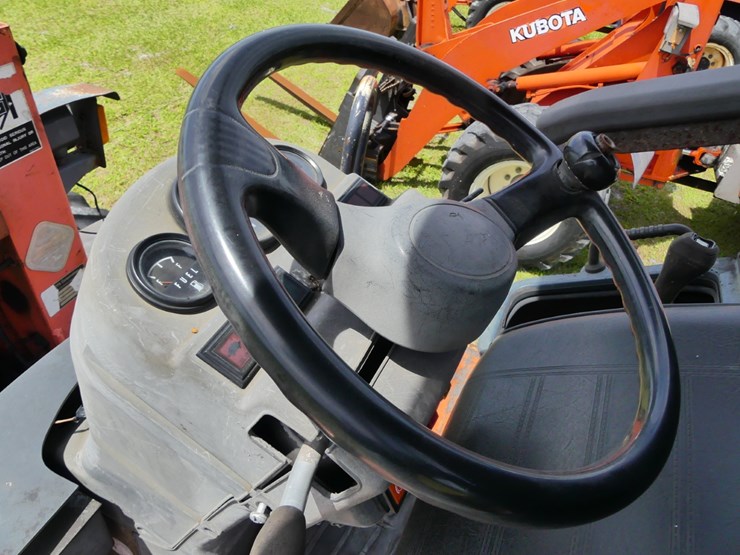 2012-kubota-r520s-image-12