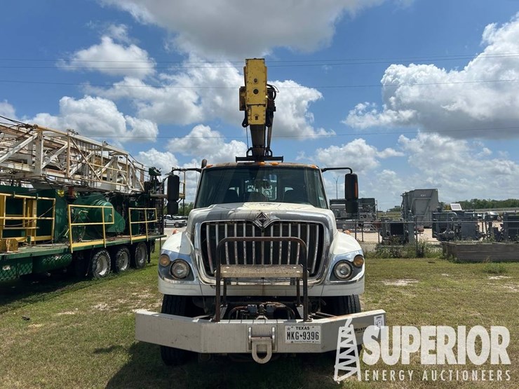 2014-international-7400-image-5