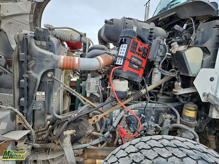 2013-kenworth-t800-image-17