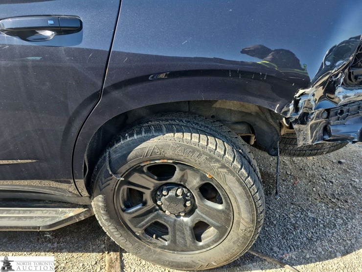 2023-chevrolet-tahoe-image-33