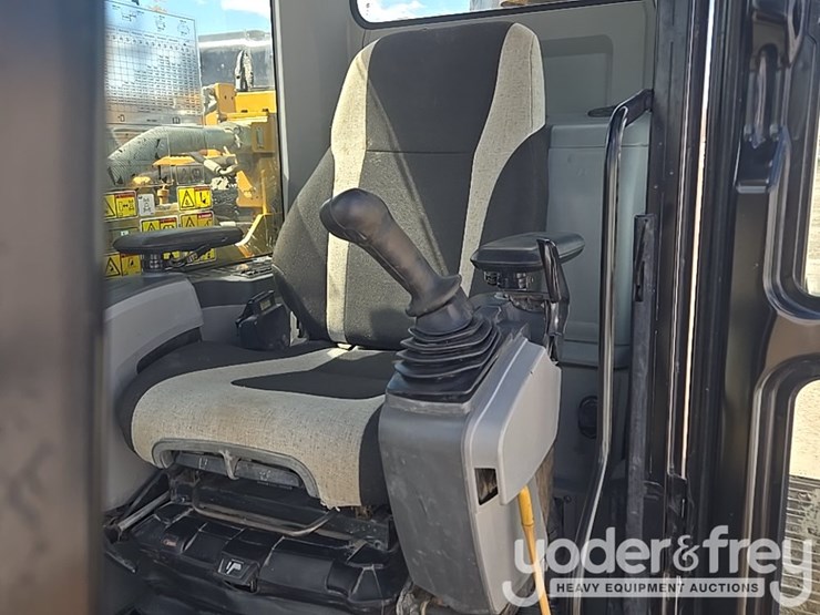 2017-caterpillar-336fl-image-61