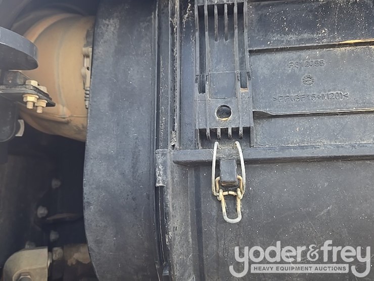 2022-deere-260e-image-83