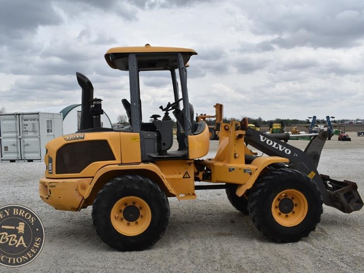 2015-volvo-l30g-image-8