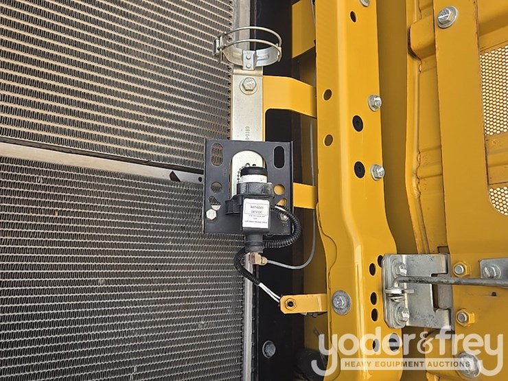 2019-caterpillar-336-image-41