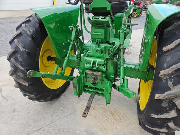 1961-john-deere-2010-image-16