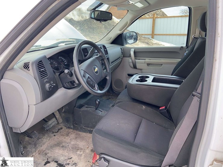 2011-chevrolet-silverado-1500-image-21