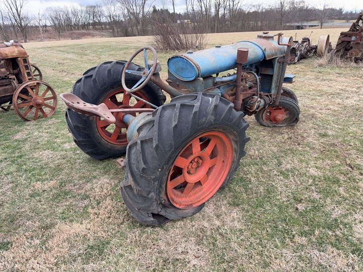 fordson-all-around-england-tractor-image-4