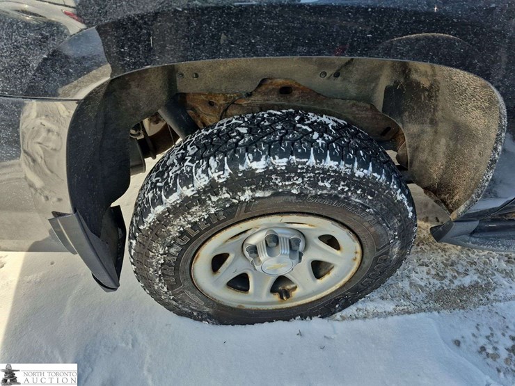 2018-chevrolet-suburban-image-24