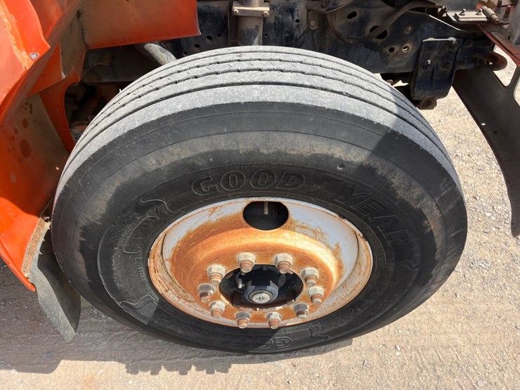 2001-international-4900-image-11