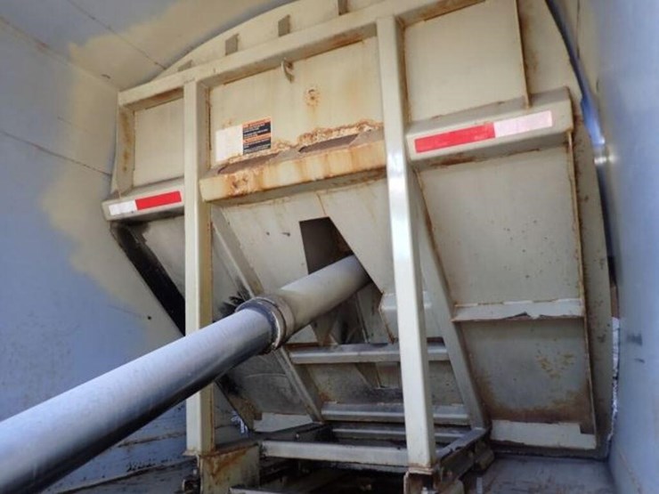 2017-western-star-4700sb-image-88