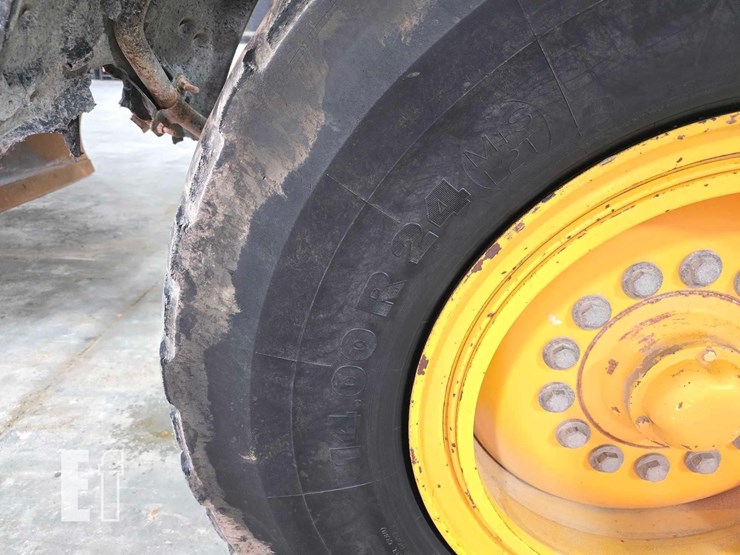 2012-deere-770g-image-35