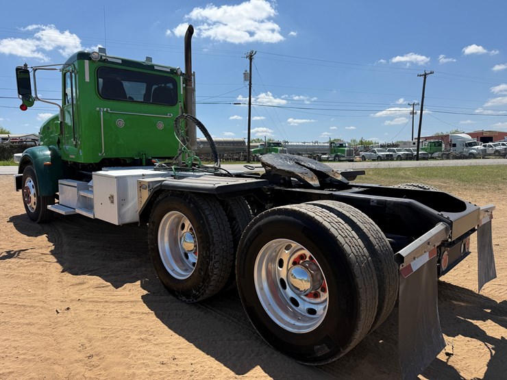 2020-peterbilt-367-image-7