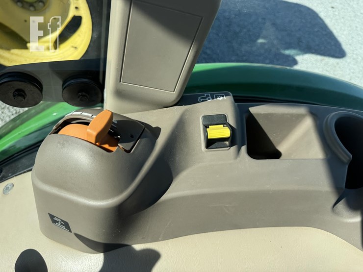 2022-john-deere-5055e-image-18