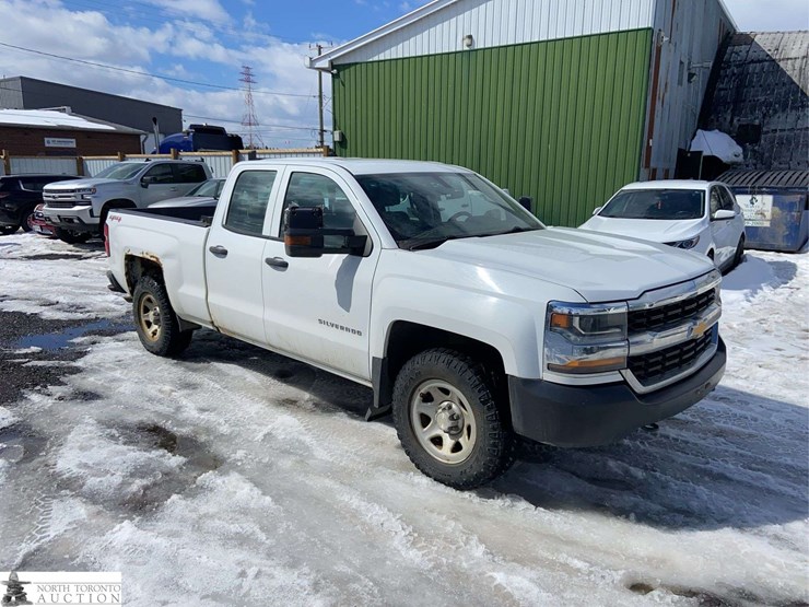 2017-chevrolet-silverado-1500-image-3