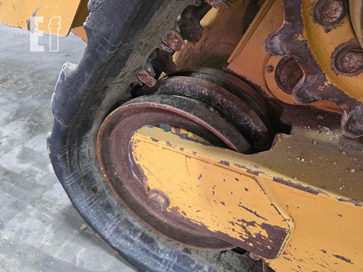 2023-caterpillar-259d3-image-35