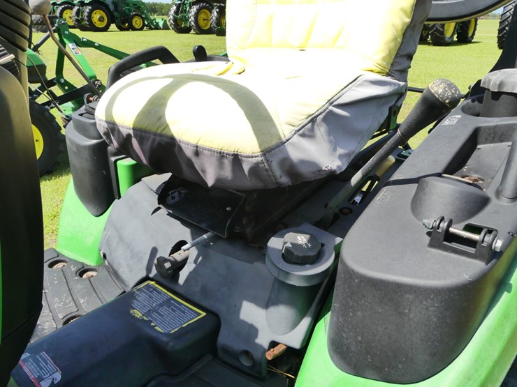 john-deere-1026r-image-11