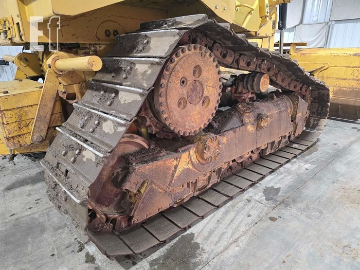 2011-caterpillar-d6t-xw-image-41