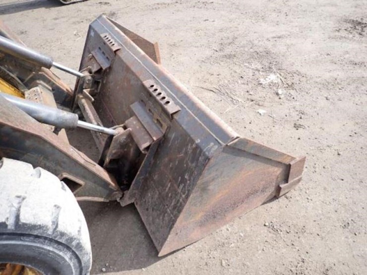 2005-new-holland-ls185b-image-28