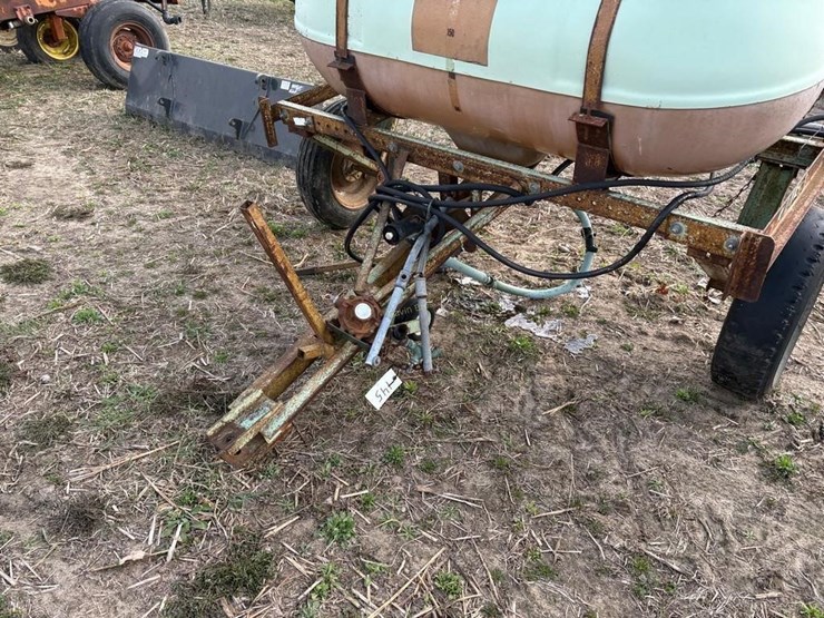 200-gal-trailer-sprayer-26'-booms-image-4
