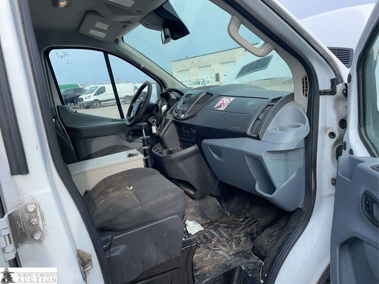 2016-ford-transit-image-19