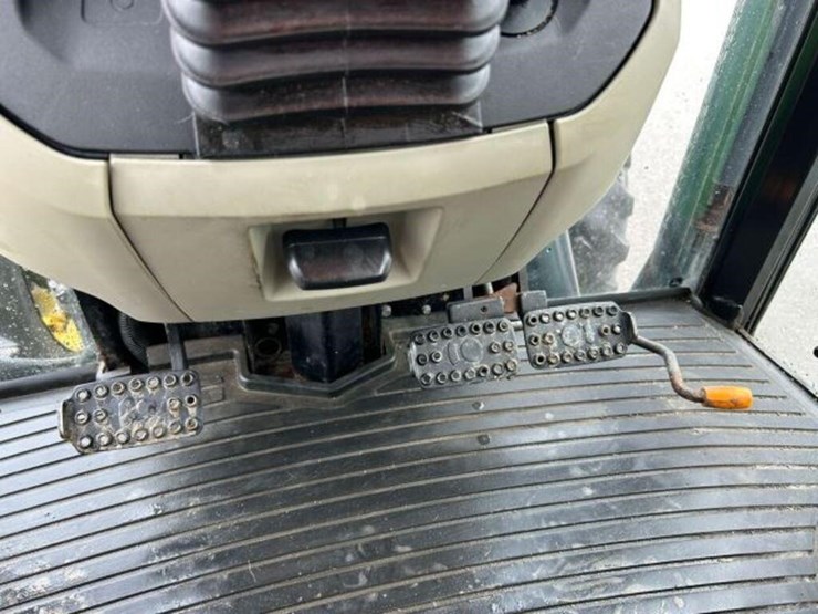 2016-john-deere-5085e-image-15