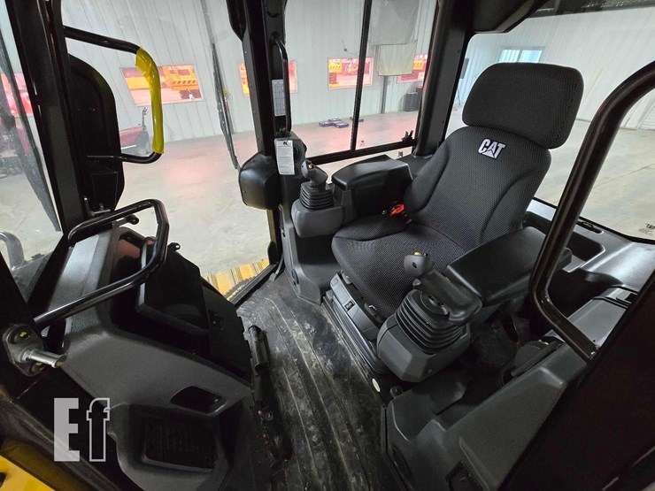 2002-caterpillar-d3-lgp-image-13