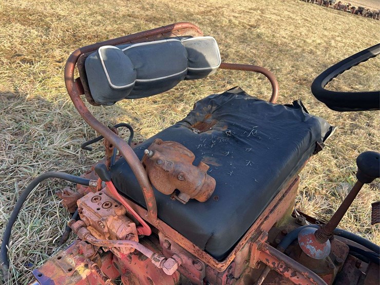 international-parts-tractor-image-24