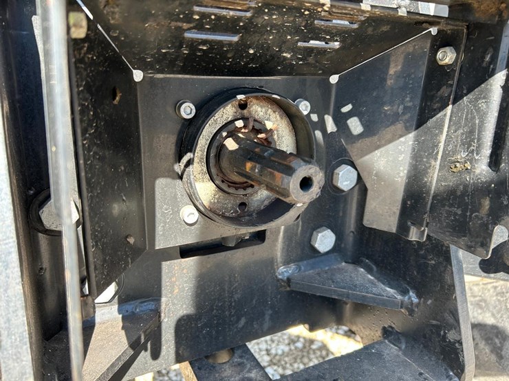 2022-case-ih-maxxum-115-image-16