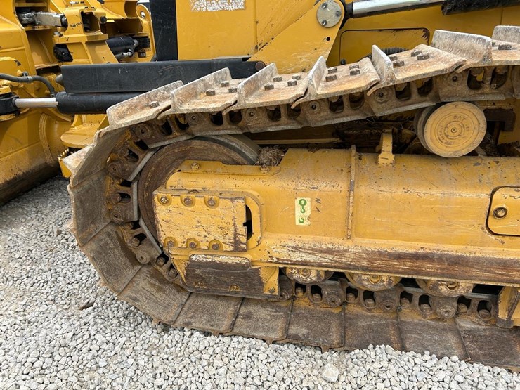 2021-caterpillar-d4-image-17