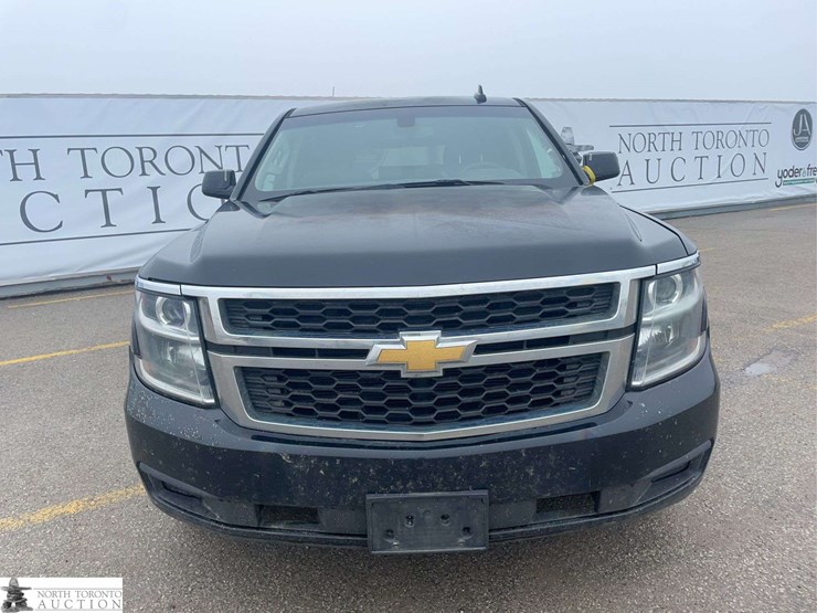 2017-chevrolet-tahoe-image-2